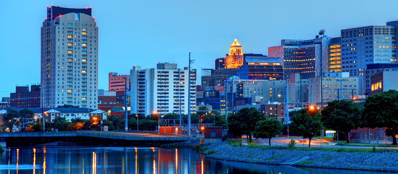 view-of-rochester-minnesota-at-night
